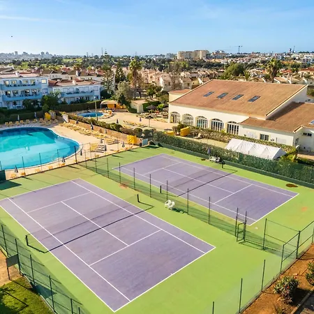 Oasis, Piscina, Jacuzzi, Tenis E Praias!