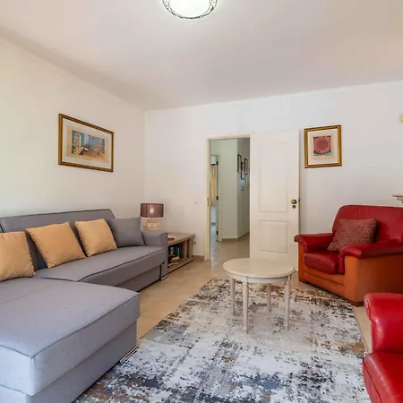 Oasis, Piscina, Jacuzzi, Tenis E Praias!