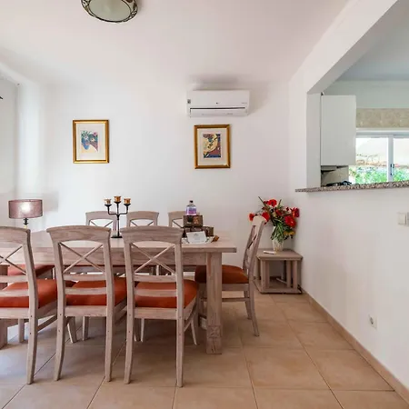 Oasis, Piscina, Jacuzzi, Tenis E Praias! *