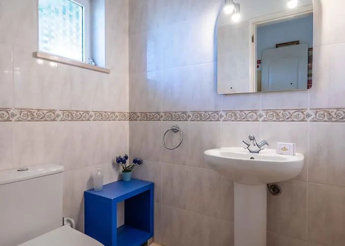 Oasis, Piscina, Jacuzzi, Ténis E Praias! *