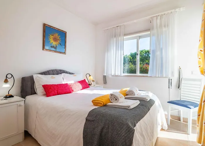 Oasis, Piscina, Jacuzzi, Ténis E Praias!