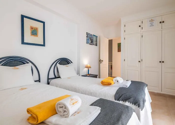 Villa Oasis, Piscina, Jacuzzi, Ténis E Praias! *